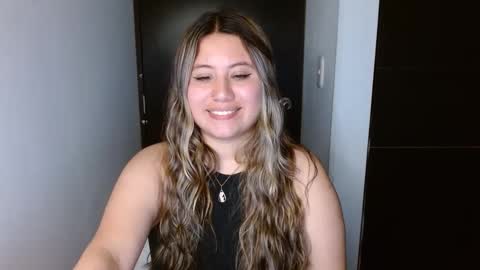 Snapshot of eimy_collin chatting on October 1, 5:28 am EIMY MODEL INDEPENDENT online show from October 1, 5:28 am