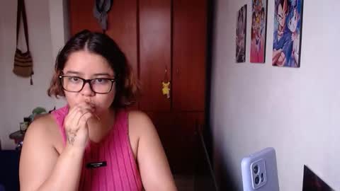 eimy_saenzz online show from February 20, 5:26 pm