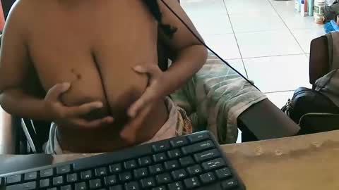 Eirondra Valeen online show from November 21, 1:53 pm