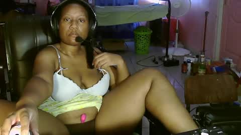 Eirondra Valeen online show from May 27, 12:39 am
