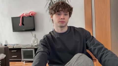 Eitan online show from March 8, 11:16 am