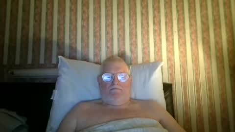 eketman1964 online show from November 29, 11:12 pm