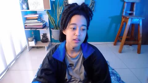 Ela  Help me reach 100 thumbs up online show from November 19, 11:42 am