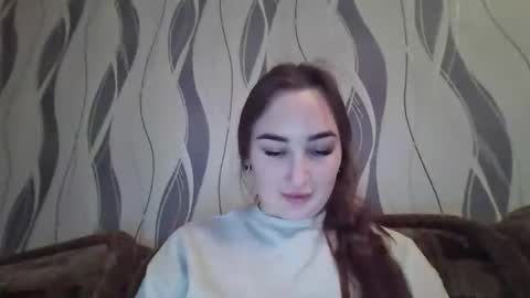 Elaine Bell online show from February 18, 1:00 pm