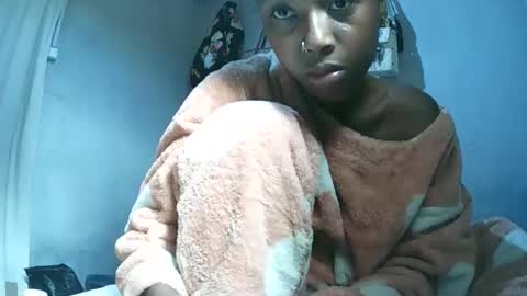 elalia1234 online show from December 21, 7:15 am