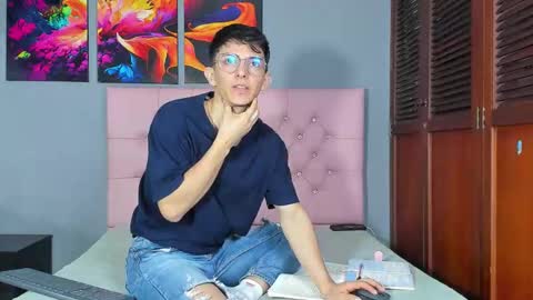 Elan Giralon online show from February 1, 12:41 am