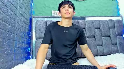 Elan Giralon online show from April 8, 12:13 am