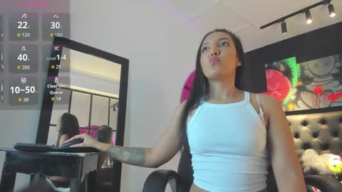 Snapshot of elara_blair chatting on October 9, 1:16 pm elara_blair online show from October 9, 1:16 pm
