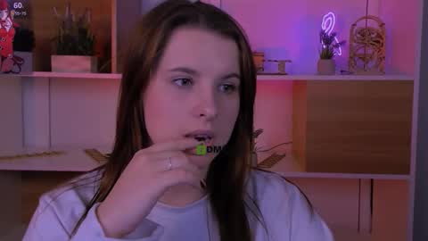 Elara online show from November 3, 7:37 pm