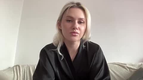 Snapshot of elaraluxxxe chatting on September 24, 10:00 am elaraluxxxe online show from September 24, 10:00 am