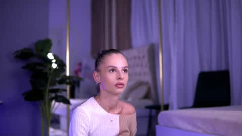 elarashine online show from October 20, 7:52 pm