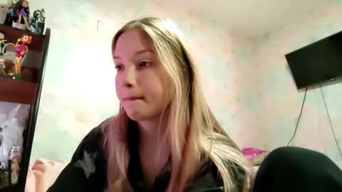 MIa online show from March 2, 8:54 am