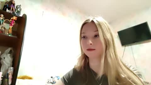 MIa online show from February 27, 2:10 pm