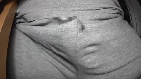 Snapshot of elbarto0o chatting on December 19, 8:02 am elbarto0o online show from December 19, 8:02 am