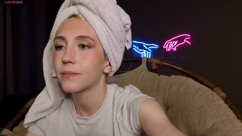 Elen  online show from July 8, 7:34 am