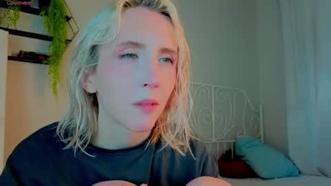 Elen  online show from July 23, 5:49 am
