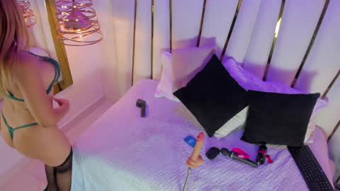 Elena online show from March 31, 7:25 pm