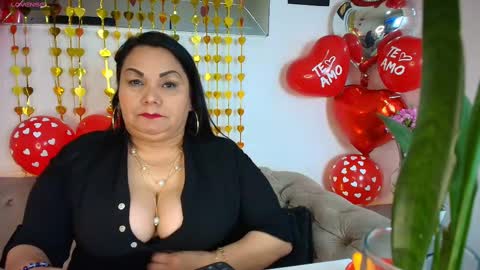 Snapshot of elenna_boobs_ chatting on September 10, 6:47 am elenna_boobs_ online show from September 10, 6:47 am