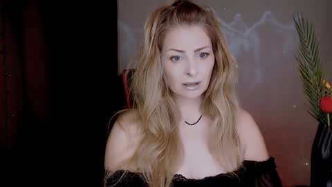 Snapshot of eleonorrres chatting on November 1, 7:07 am Elli online show from November 1, 7:07 am