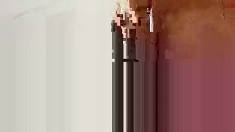 elfierros08 online show from March 2, 5:01 am