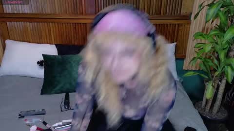 Snapshot of eli666uwu chatting on October 8, 1:02 am eli666uwu online show from October 8, 1:02 am