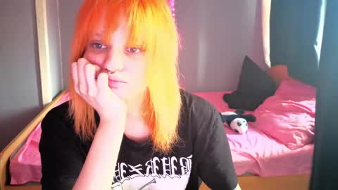 elieiza_xo online show from May 2, 9:26 am