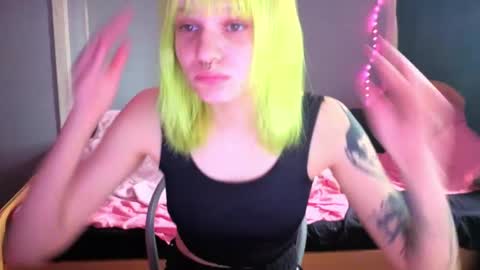 elieiza_xo online show from April 25, 10:06 am