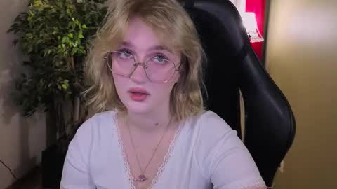 Ellie online show from March 5, 5:16 am