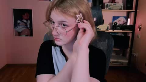 Ellie online show from February 7, 5:32 am