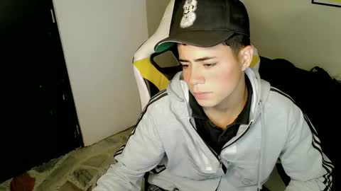 Snapshot of elii_797 chatting on October 6, 6:04 pm bby-santy online show from October 6, 6:04 pm