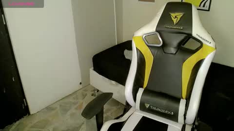 Snapshot of elii_797 chatting on October 3, 5:43 pm bby-santy online show from October 3, 5:43 pm