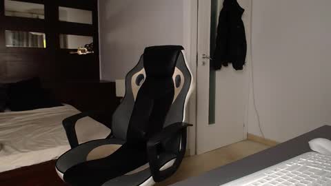 ElijahThorne online show from February 5, 9:57 am