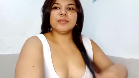 elimendez12 online show from March 5, 11:52 am