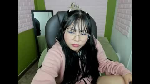 Snapshot of elinaax chatting on October 7, 12:39 am Elina online show from October 7, 12:39 am