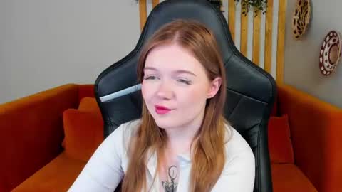 elinavale online show from June 26, 6:08 am