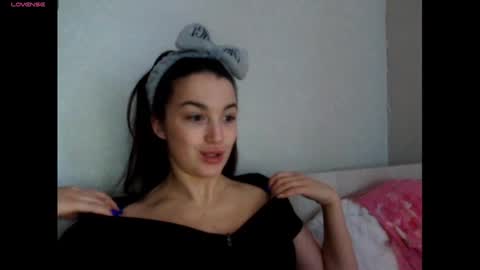 elisa_dove208 online show from November 18, 4:48 am