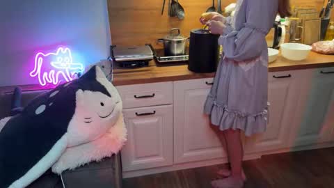 Elisa North online show from September 25, 4:14 pm