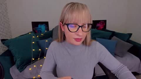 Elisabeth online show from February 2, 2:45 pm