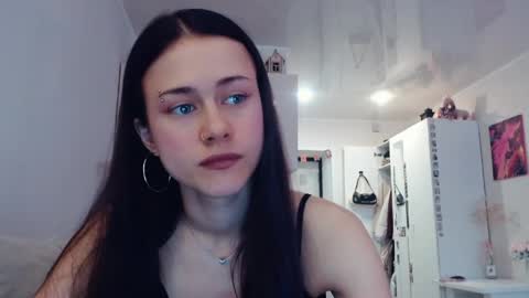 Elis online show from April 4, 5:36 am