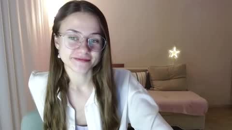 Snapshot of eliscuteblonde chatting on December 23, 6:26 pm Elis online show from December 23, 6:26 pm