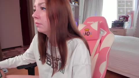 Snapshot of elisejays chatting on January 30, 10:40 am Elise online show from January 30, 10:40 am