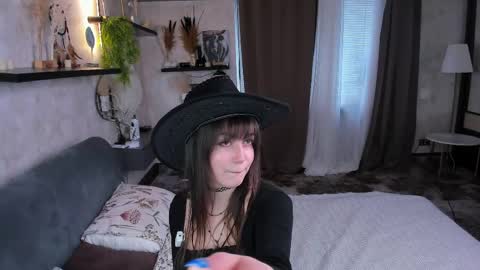 Elis online show from April 29, 8:08 am