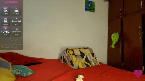 Snapshot of elisuarez_ chatting on October 9, 7:36 am Eliss online show from October 9, 7:36 am