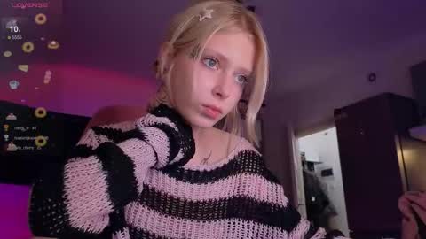 Snapshot of eliza_sadcat chatting on October 14, 10:02 pm Elizabeth online show from October 14, 10:02 pm