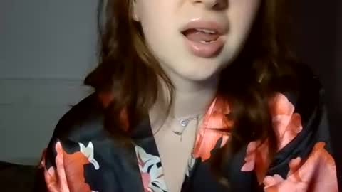 Elizabet 18 online show from February 16, 7:05 pm