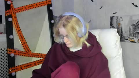 Elizabeth online show from November 12, 2:25 am