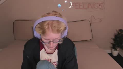 Snapshot of elizabeth_harpper chatting on September 10, 1:39 am Elizabeth online show from September 10, 1:39 am