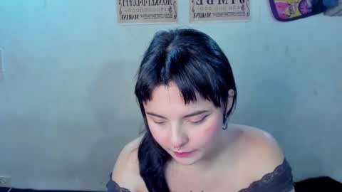 Elizabeth Taylor online show from October 31, 2:56 am