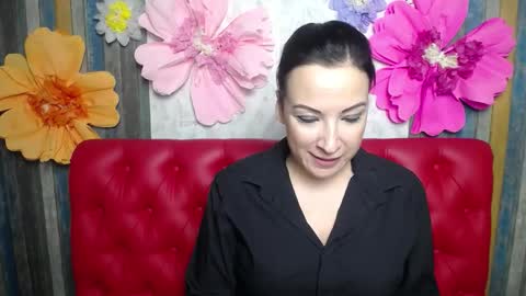 ElizabethSho online show from December 2, 6:17 pm