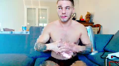 Snapshot of elkafit28 chatting on February 26, 12:16 pm elkafit28 online show from February 26, 12:16 pm